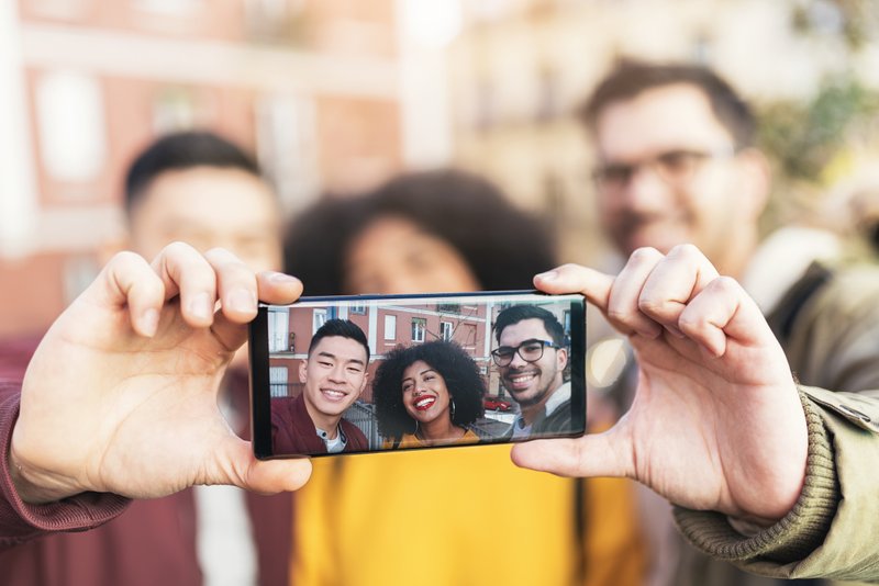 Making friends: Learning English - Linguahouse.com